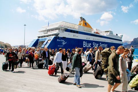 Santorini transfer to Athinios Port